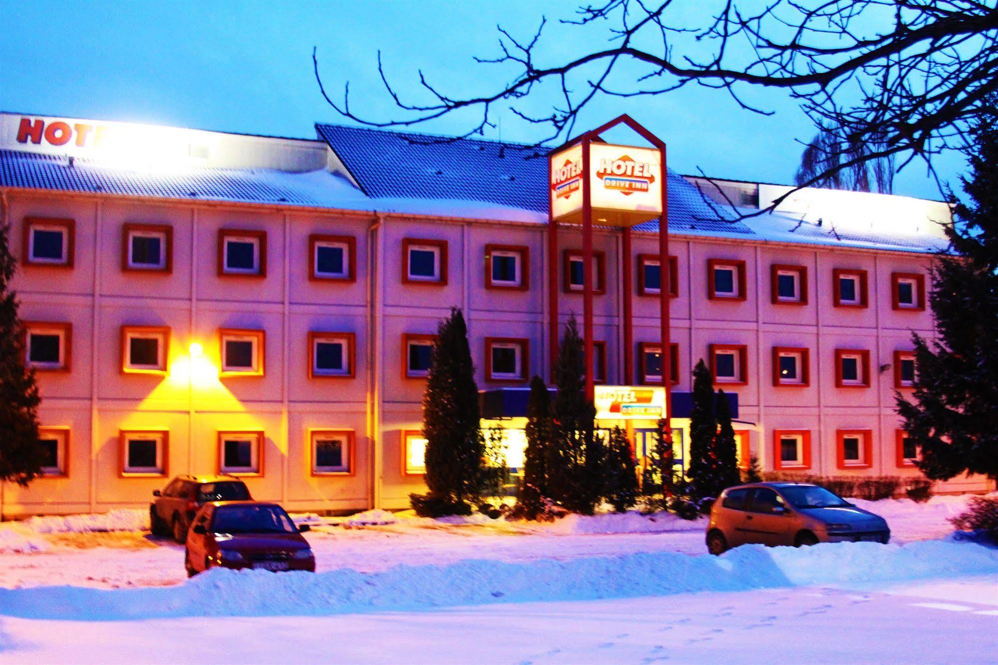 Drive Inn Hotel Torokbalint Exterior photo